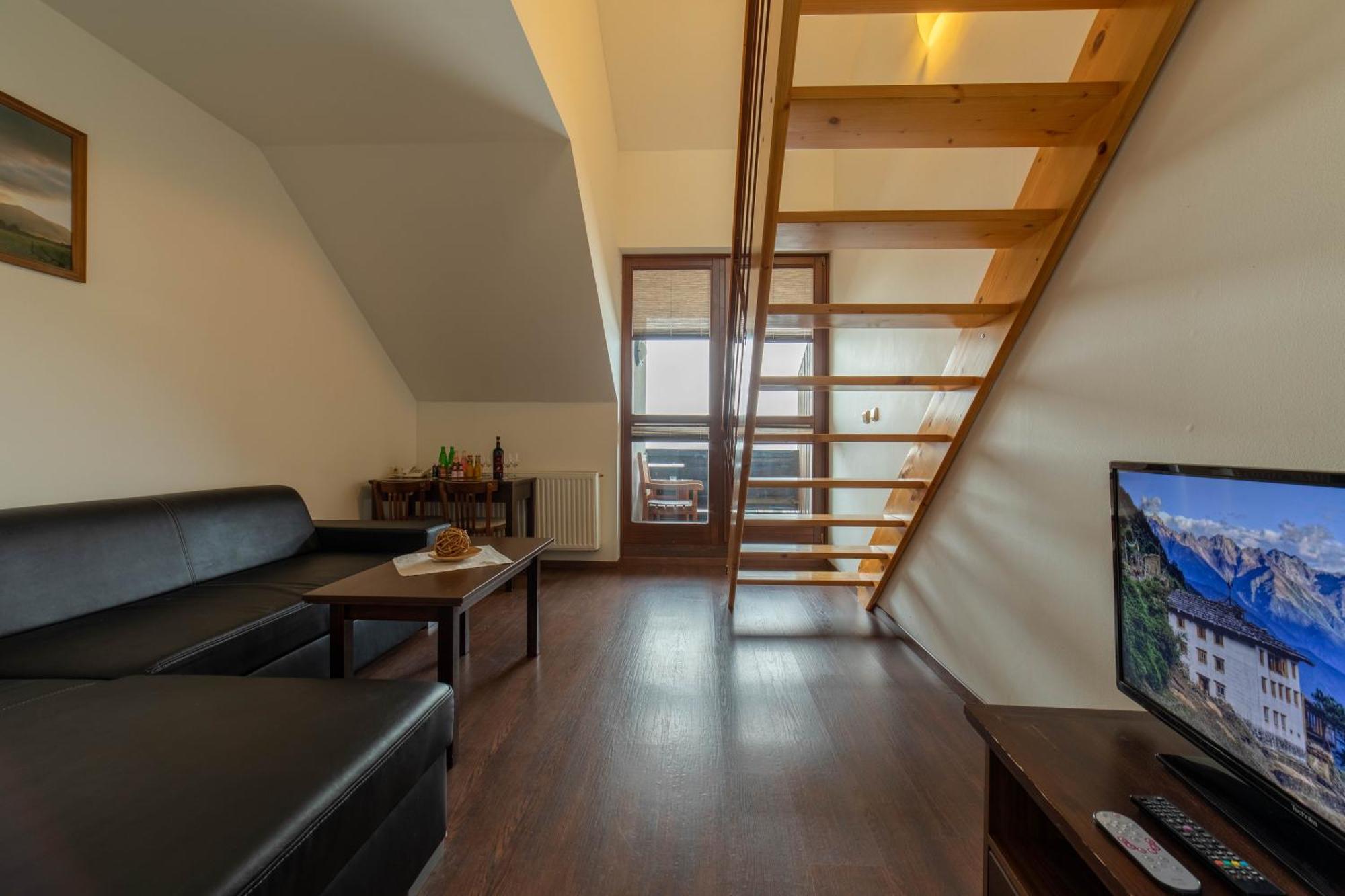 ליפטובסקי טרנוביץ' Hotel Liptov Holiday *** מראה חיצוני תמונה