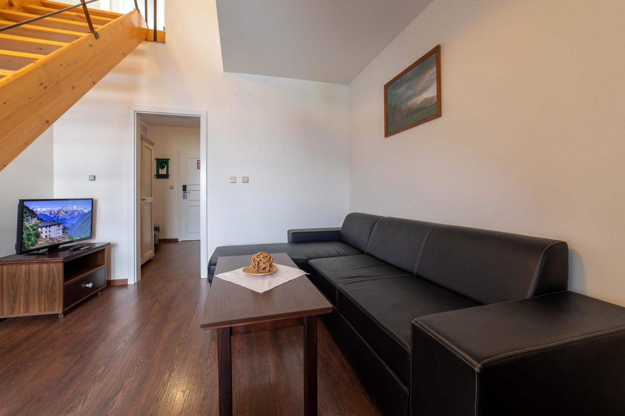 ליפטובסקי טרנוביץ' Hotel Liptov Holiday *** מראה חיצוני תמונה